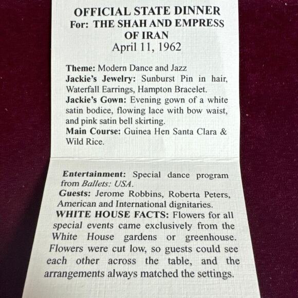 Camrose and Kross Jackie Kennedy “Parisian Circle' Pendant Necklace with Box - Picture 7 of 8